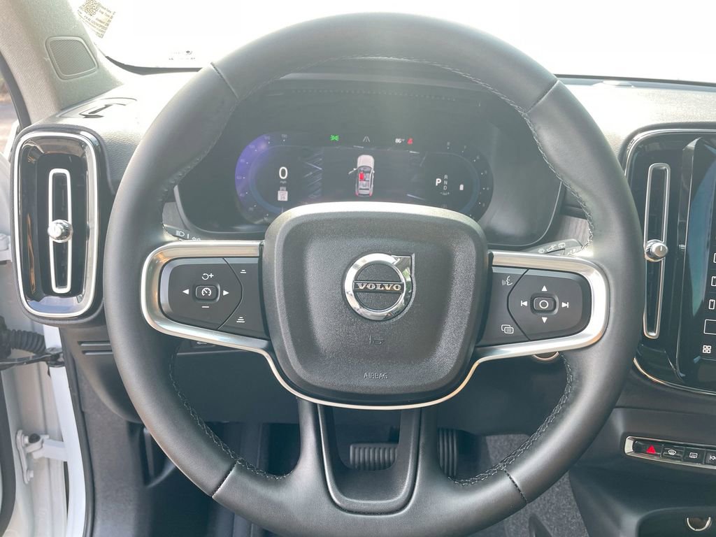 Used 2023 Volvo XC40 B5 Plus w/ Protection Package Premier image 90