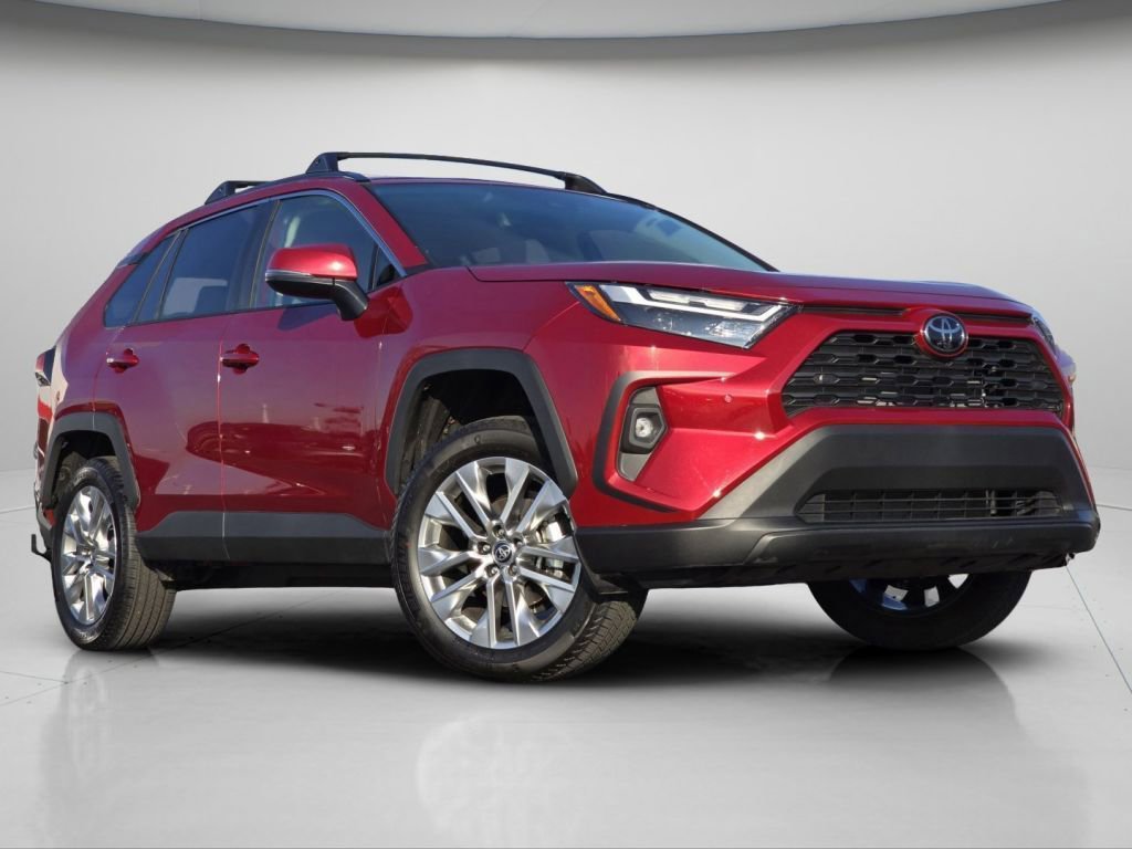 Used 2025 Toyota RAV4 XLE Premium image 2