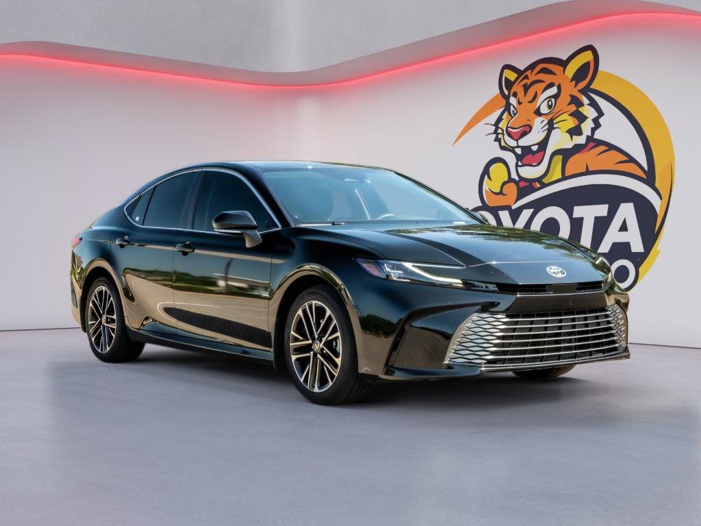 Used 2026 Toyota Camry XLE FWD image 4
