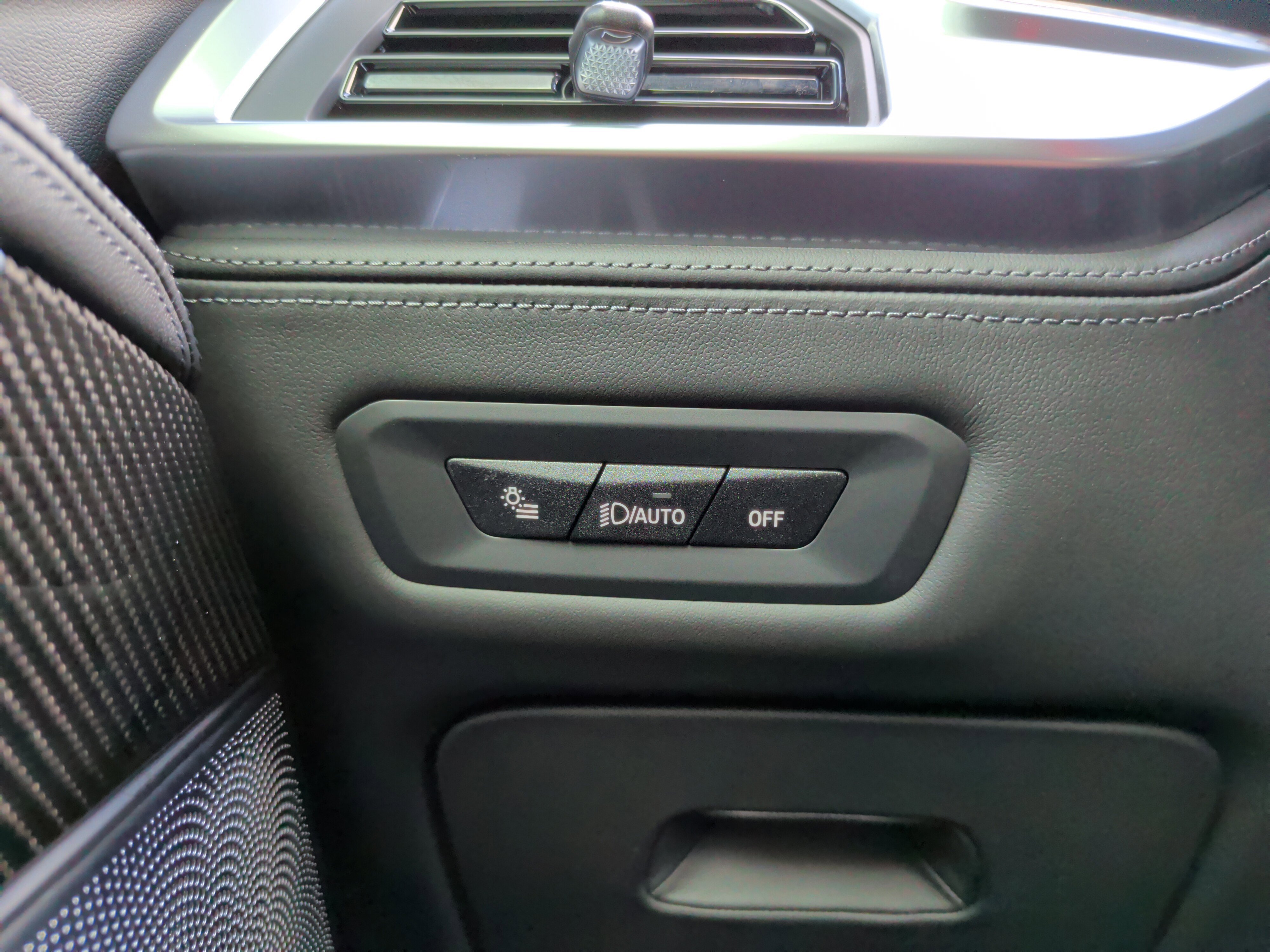 Used 2026 BMW X5 M Competition w/ Executive Package image 27