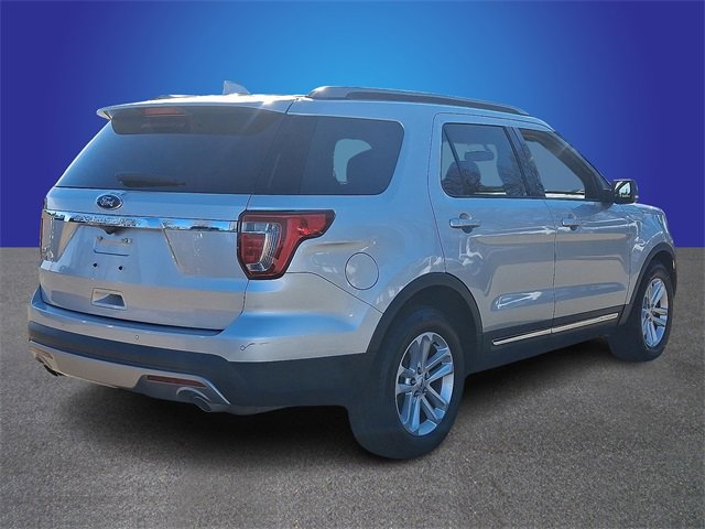 Used 2017 Ford Explorer XLT w/ Equipment Group 201A image 4