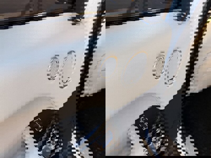 Used 2016 Land Rover Range Rover HSE image 23