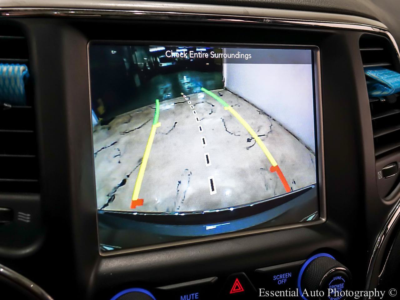 Used 2018 Jeep Grand Cherokee Overland AWD/4WD image 22