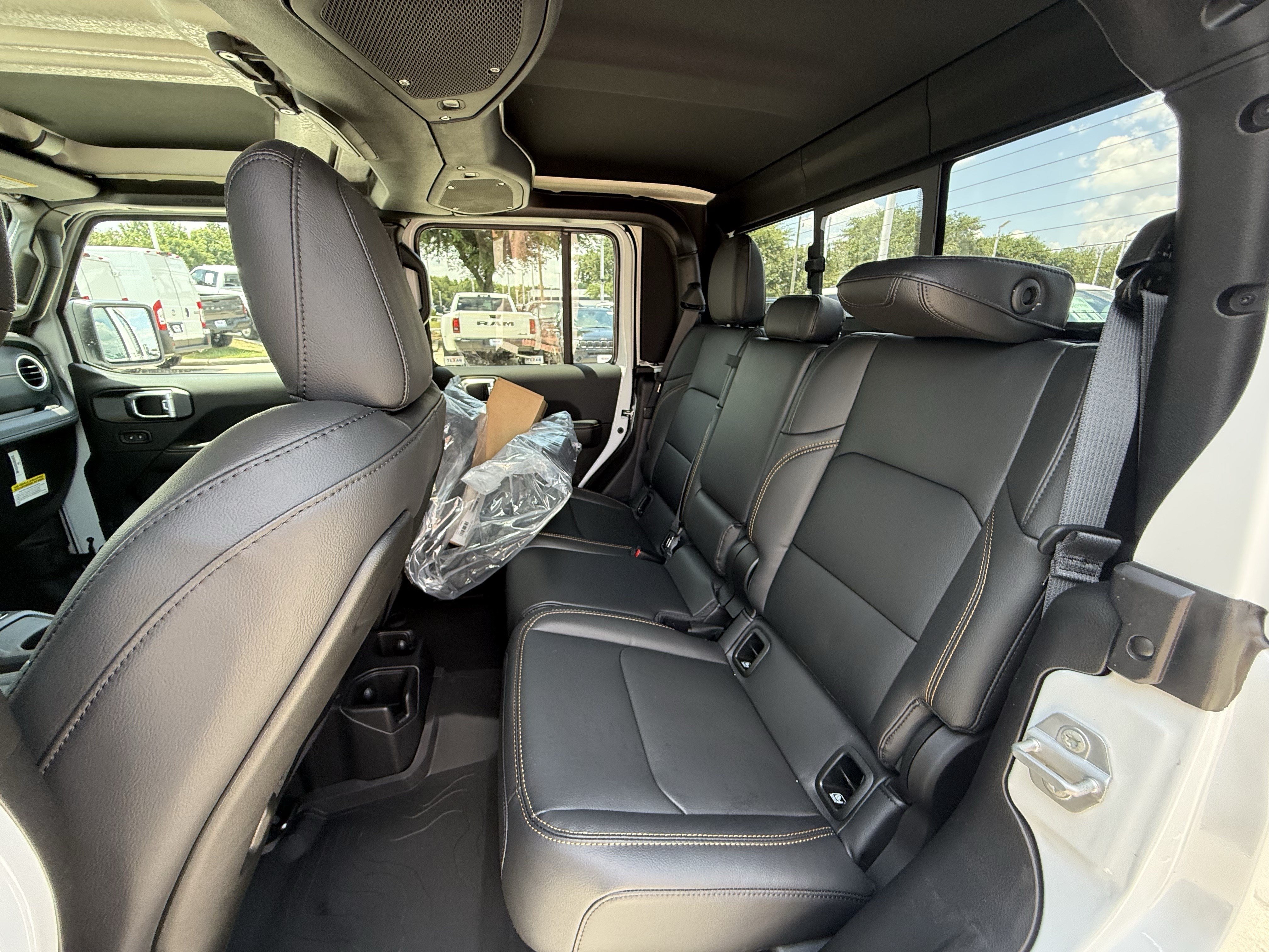 New 2026 Jeep Gladiator Sport AWD/4WD image 16