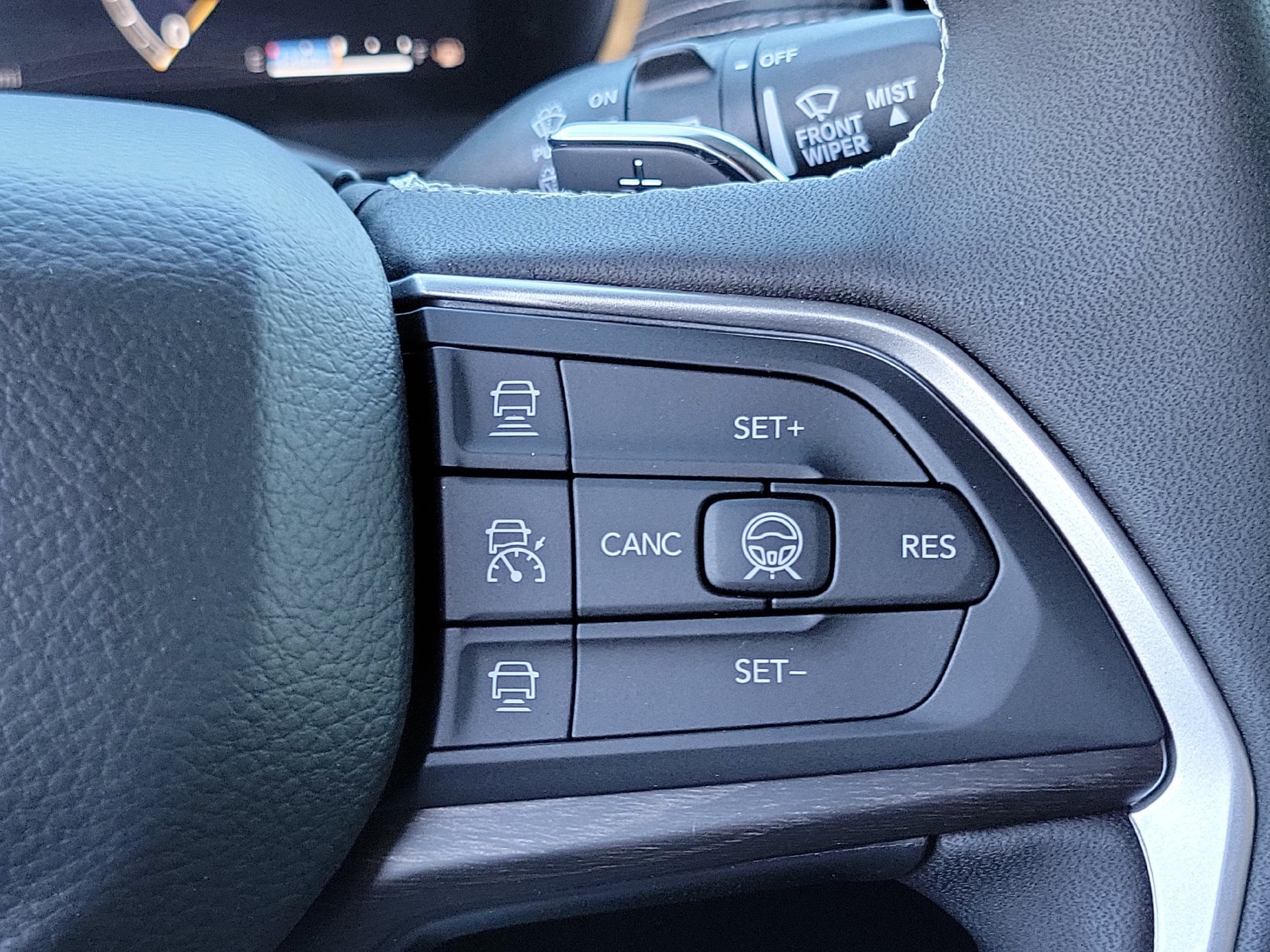 New 2026 Jeep Grand Cherokee Altitude RWD image 7