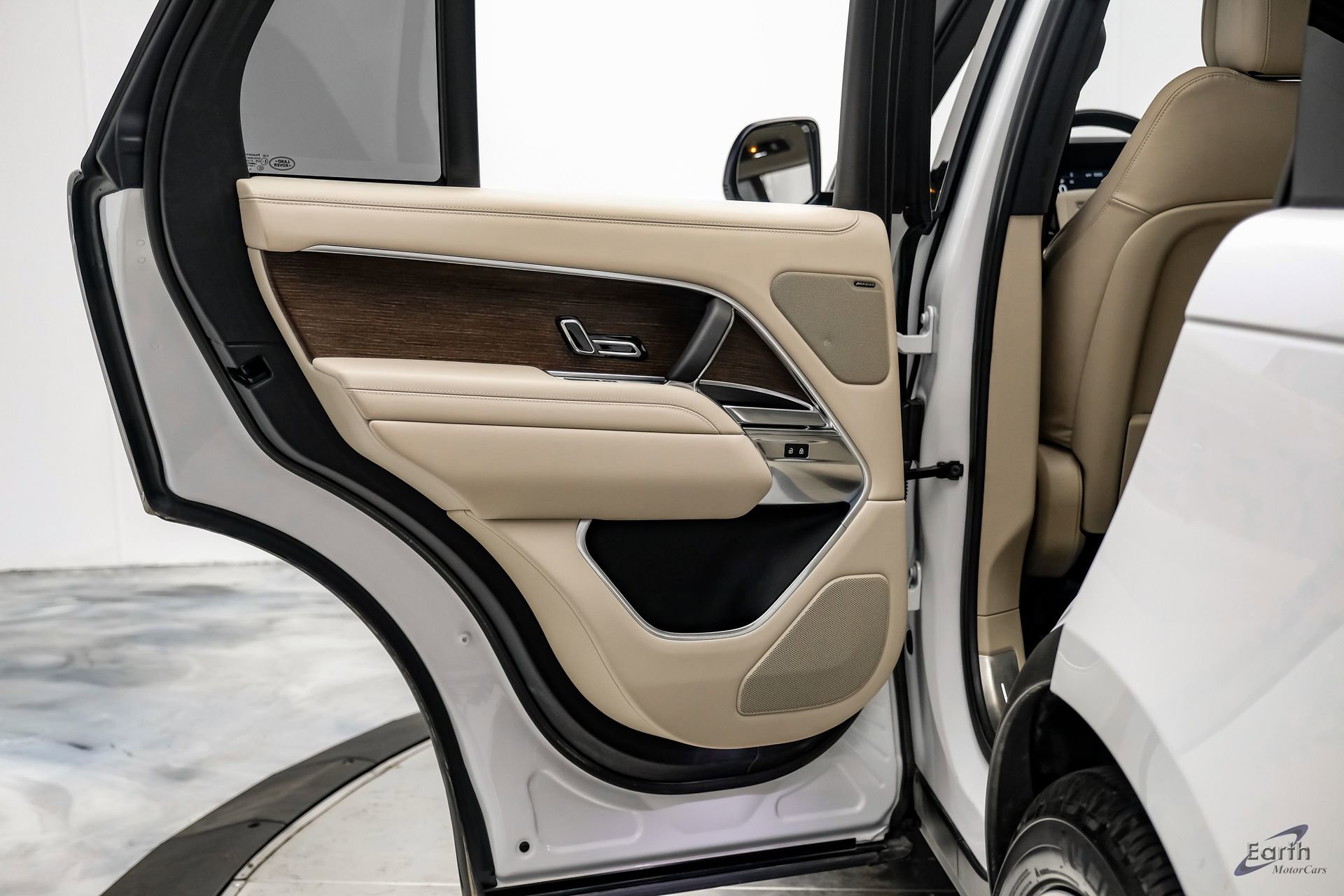 Used 2023 Land Rover Range Rover SE image 85