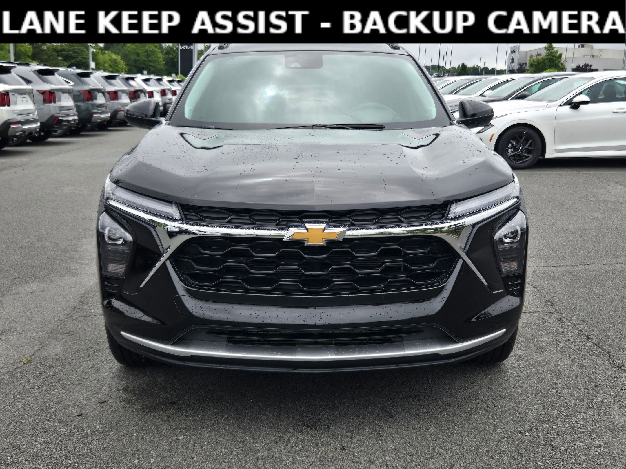 Used 2025 Chevrolet Trax LT w/ LT Convenience Package FWD image 2
