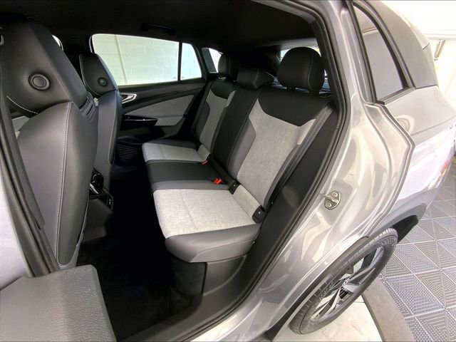 Used 2023 Volkswagen ID.4 Pro AWD/4WD image 23