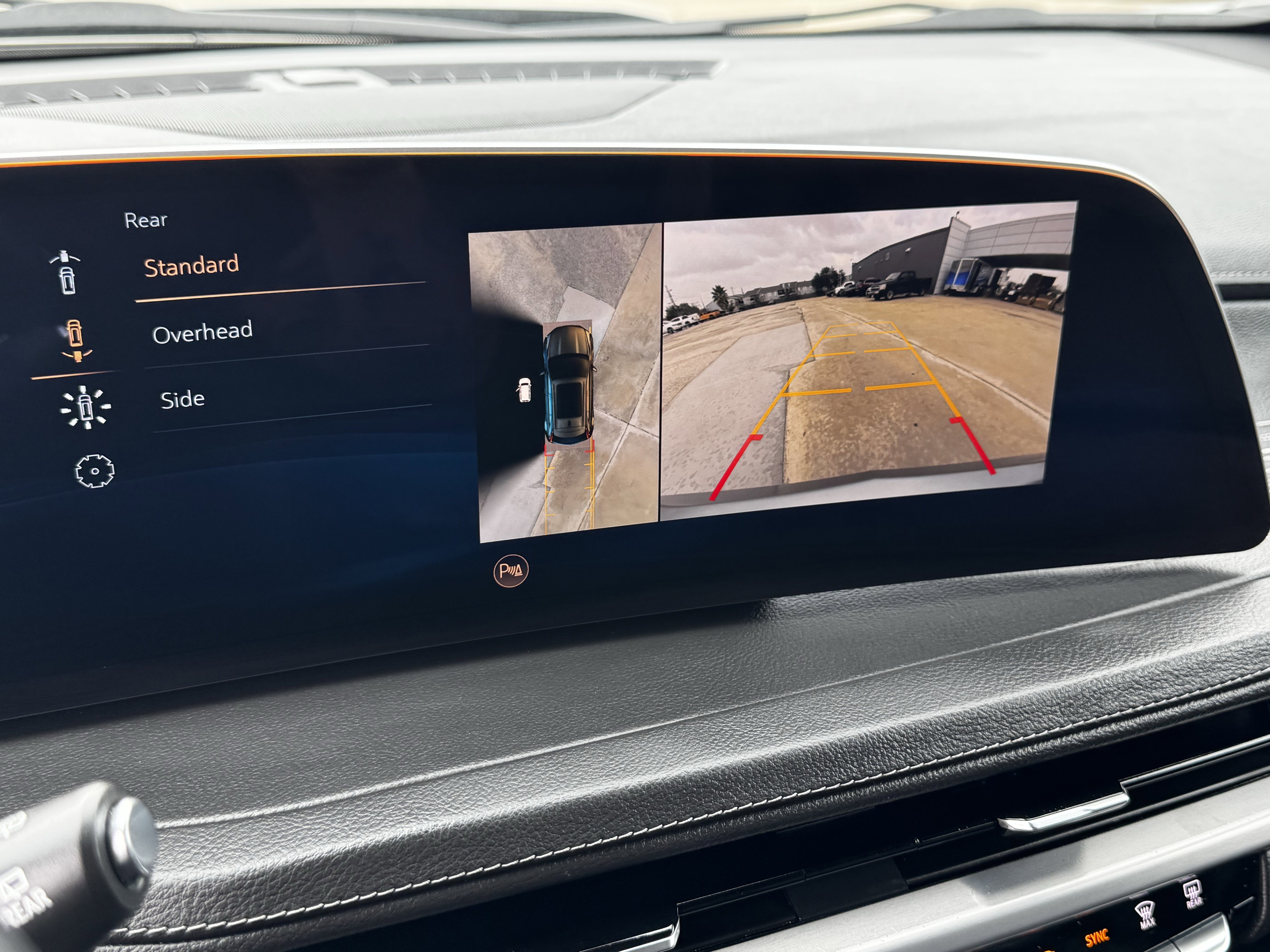 Used 2025 Cadillac XT4 Premium Luxury image 19