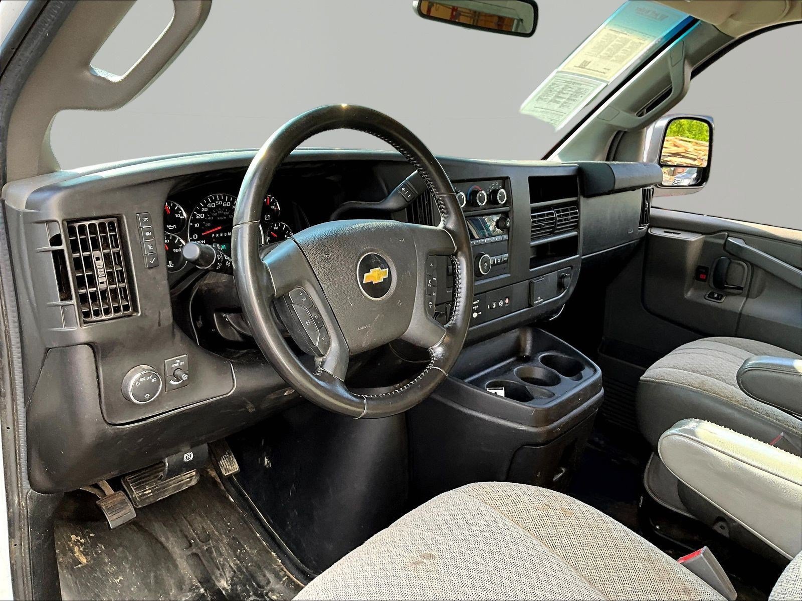 Used 2020 Chevrolet Express 3500 w/ Power Convenience Package RWD image 17