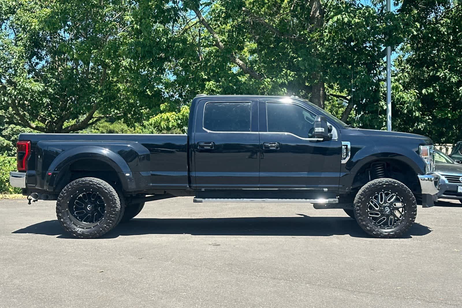 Used 2021 Ford F350 Lariat w/ Lariat Ultimate Package AWD/4WD image 8
