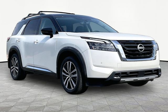 Used 2024 Nissan Pathfinder Platinum w/ Cargo Package image 1