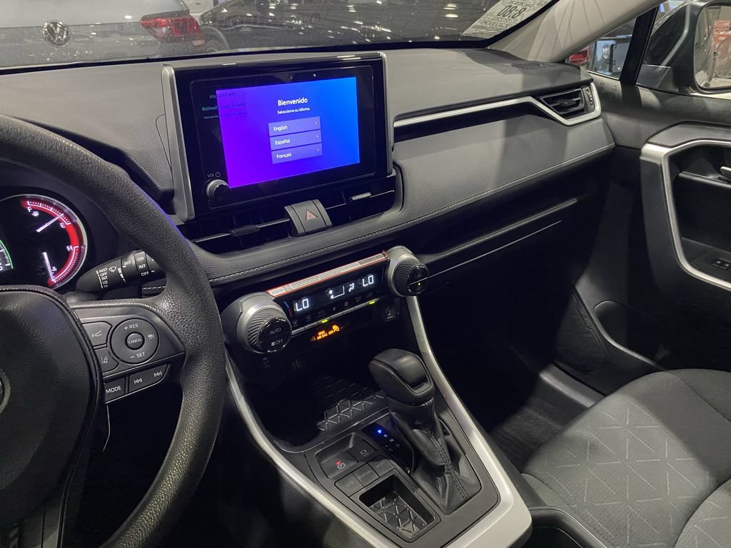Used 2025 Toyota RAV4 XLE FWD image 8
