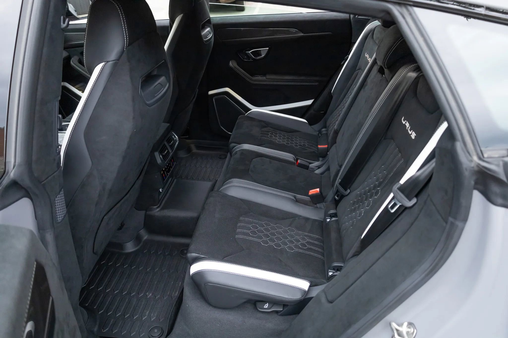 Used 2024 Lamborghini Urus Performante AWD/4WD image 74