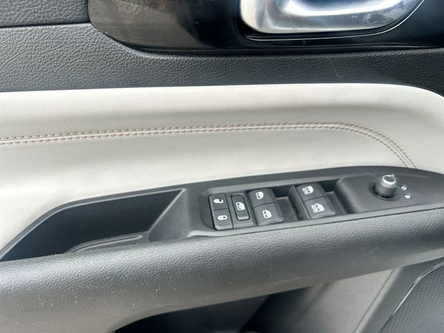 Used 2022 Jeep Compass Limited image 17