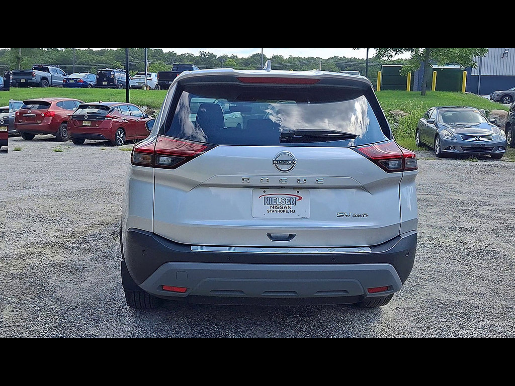 Used 2023 Nissan Rogue SV AWD/4WD image 7