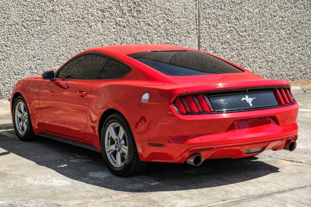 Used 2017 Ford Mustang Coupe RWD image 10