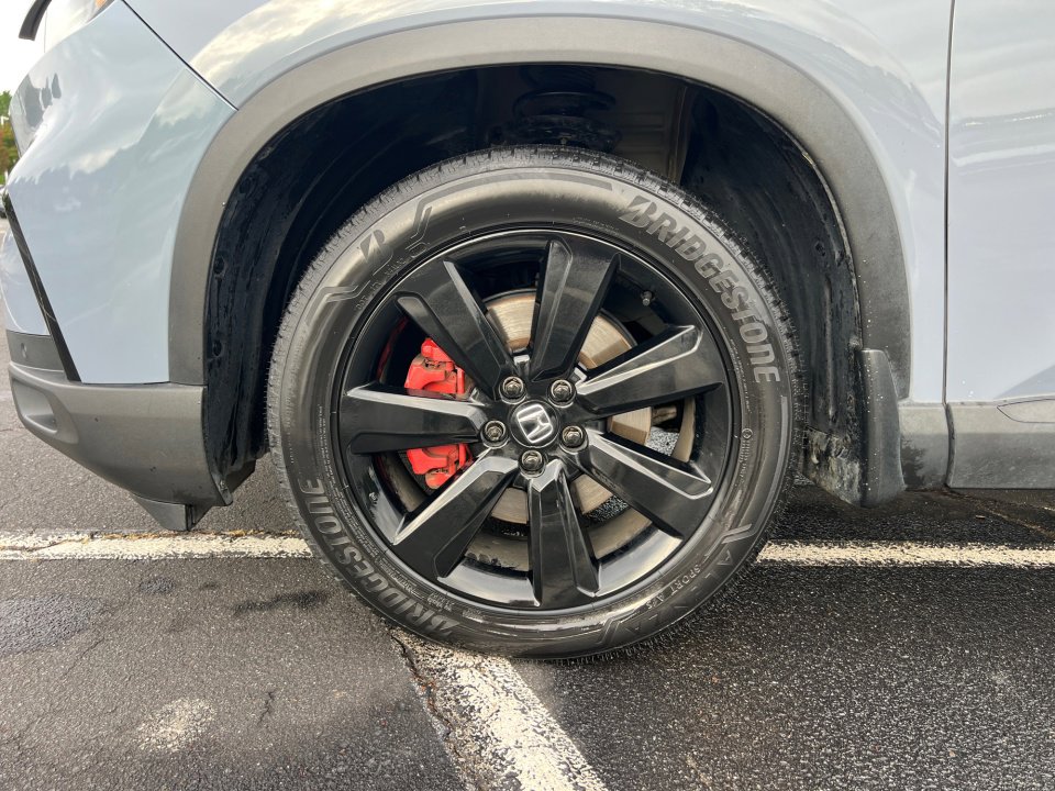 Certified 2025 Honda Pilot Black Edition image 27