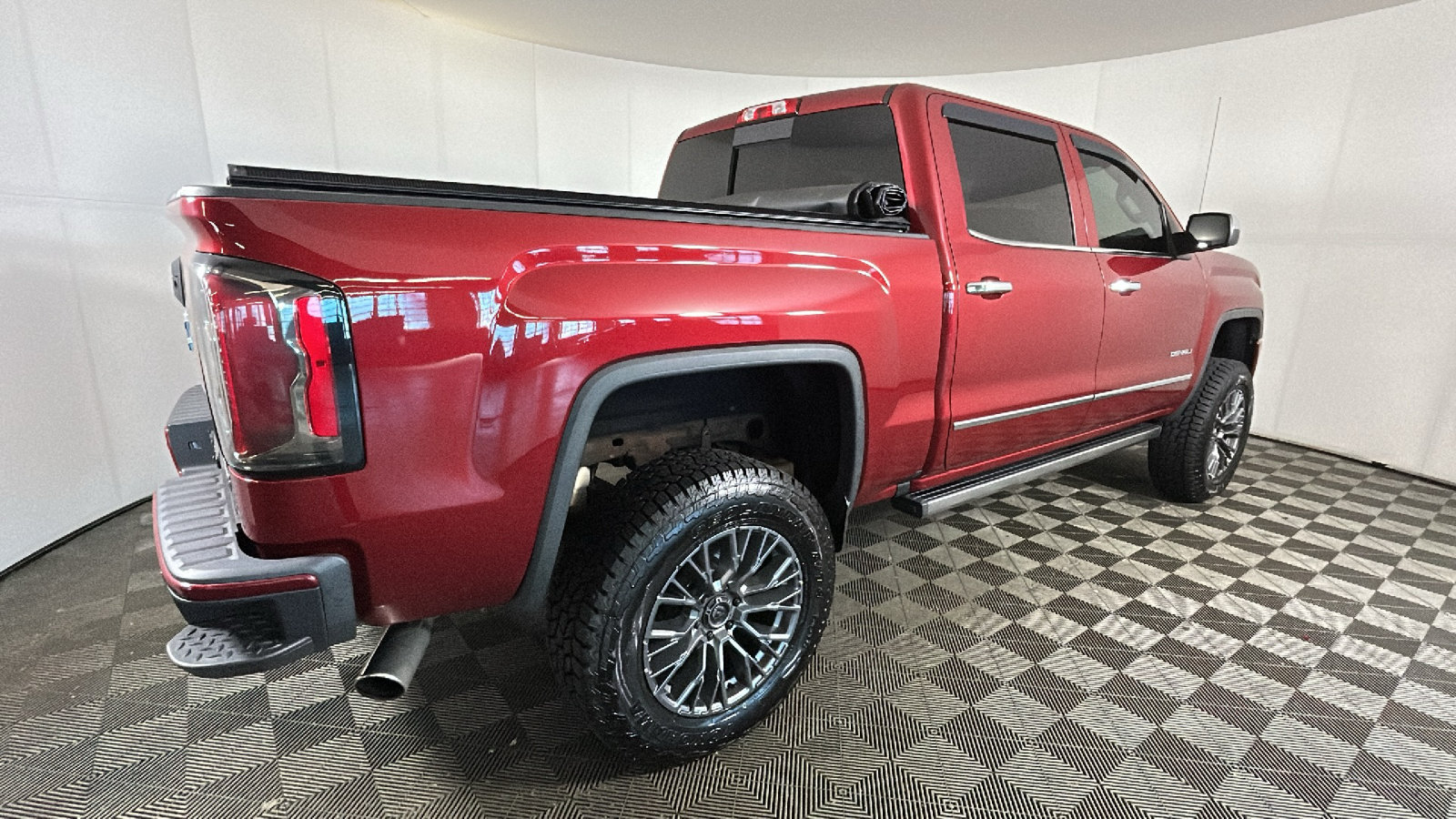 Used 2018 GMC Sierra 1500 Denali w/ Denali Ultimate Package AWD/4WD image 3