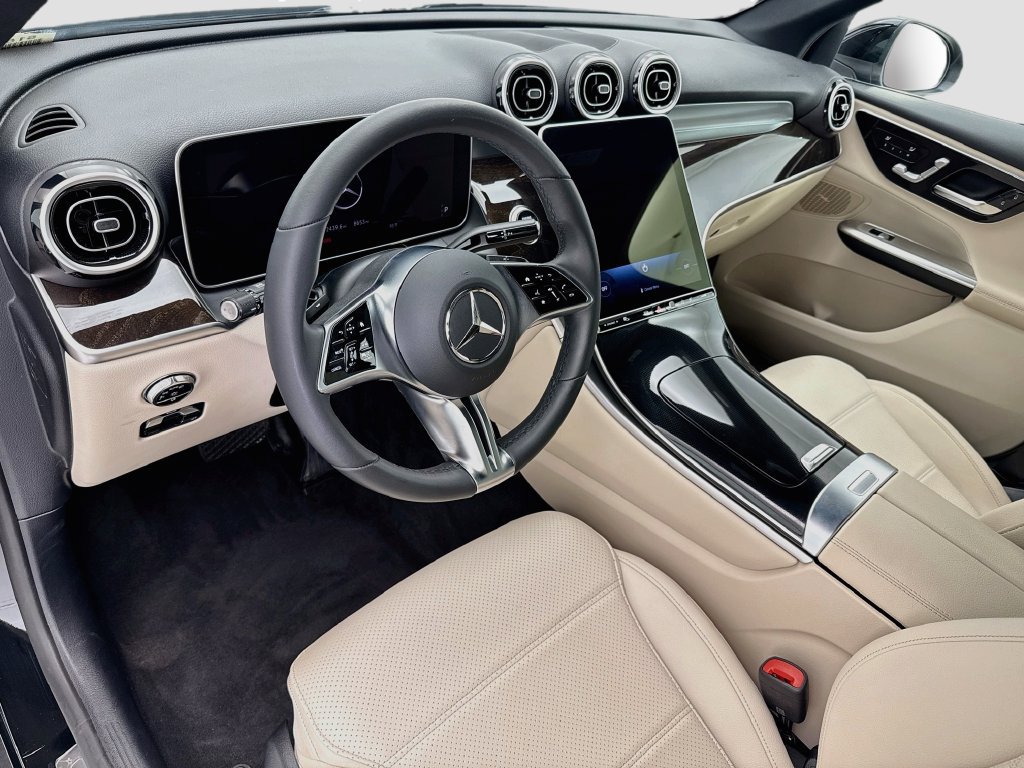 Certified 2026 Mercedes-Benz GLC 300 image 9