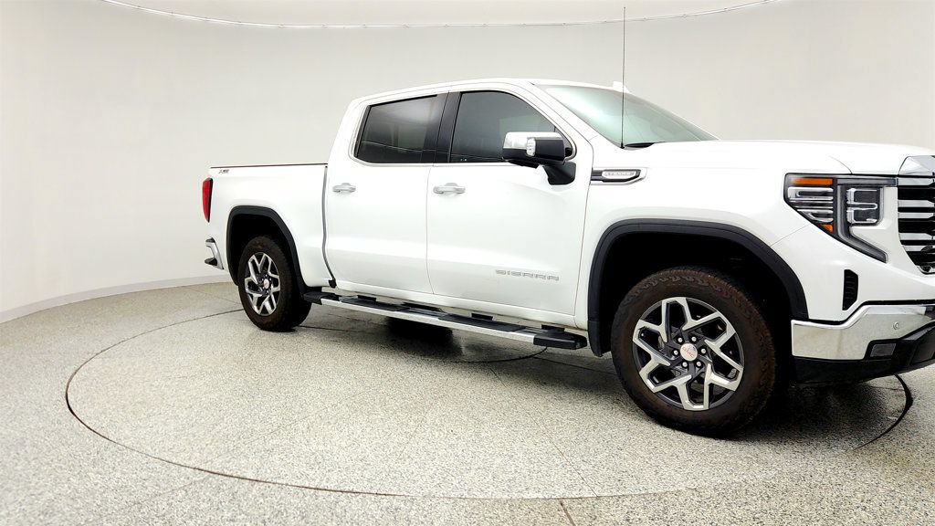 Used 2024 GMC Sierra 1500 SLT AWD/4WD image 3