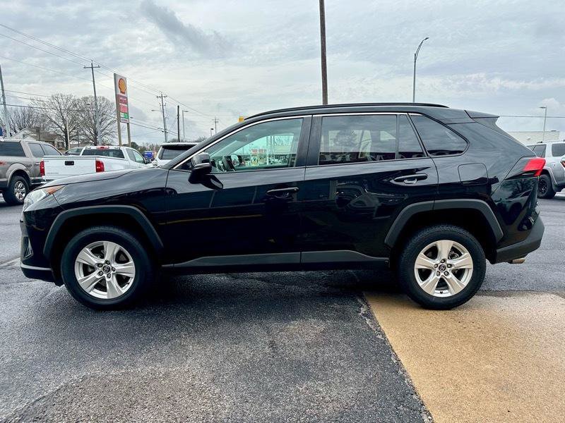 Used 2020 Toyota RAV4 XLE w/ Convenience Package image 5