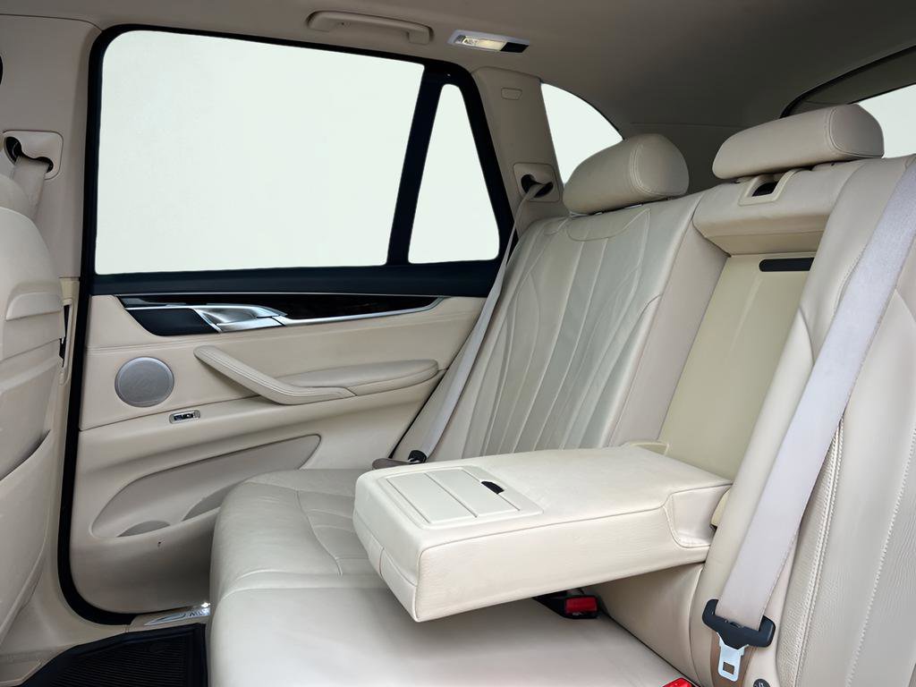 Used 2015 BMW X5 xDrive35d image 20