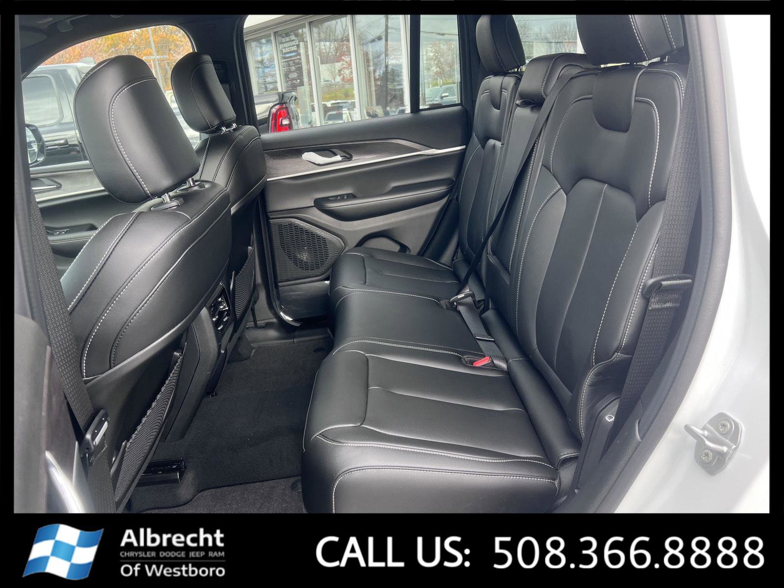 New 2025 Jeep Grand Cherokee Limited image 12