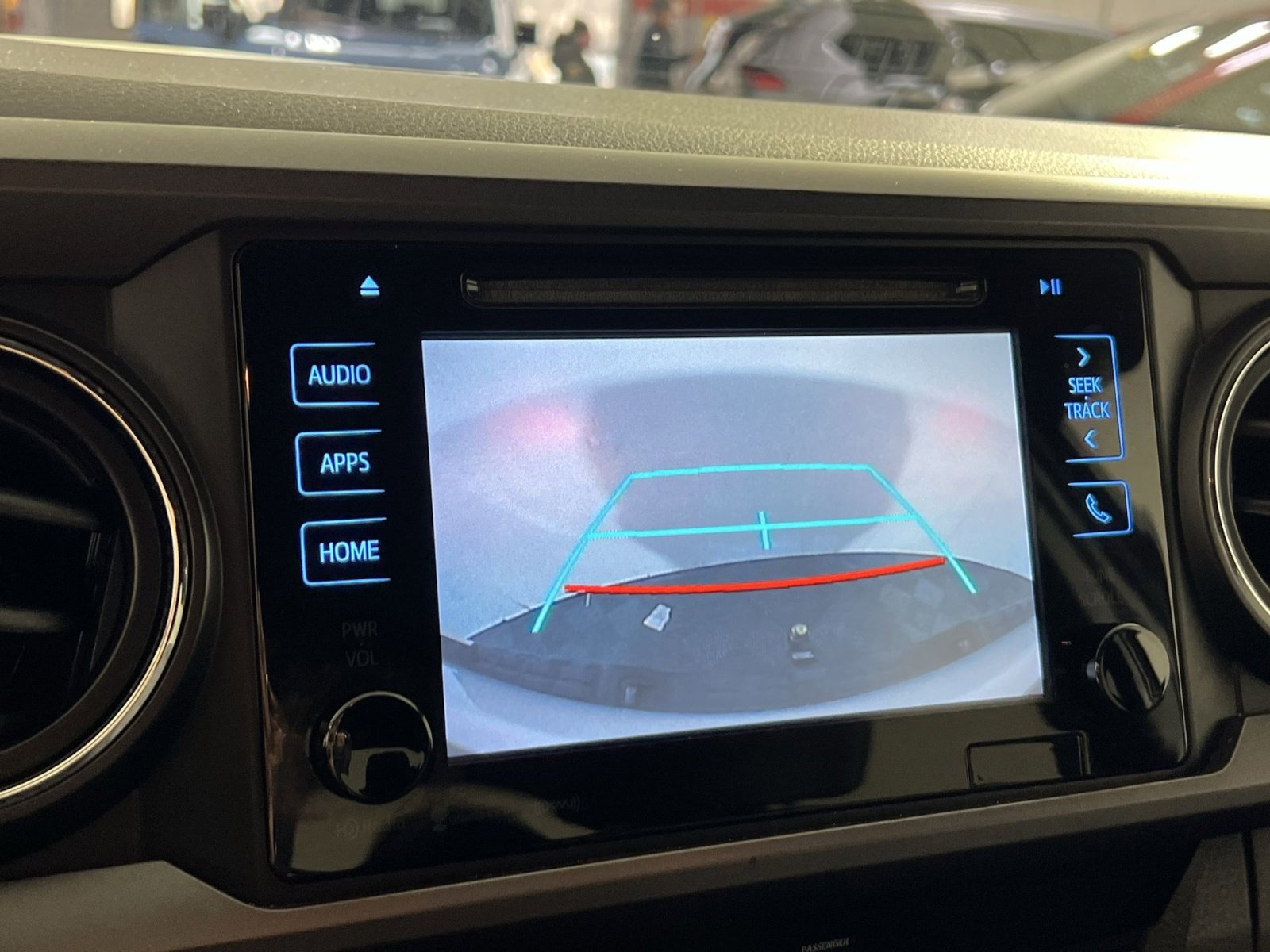 Used 2016 Toyota Tacoma TRD Sport w/ Towing Package image 19