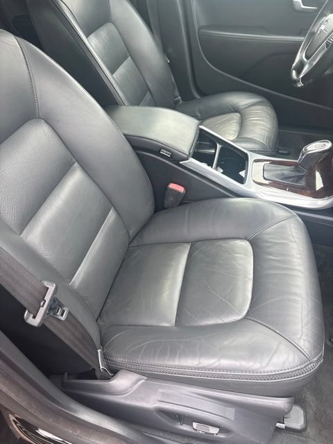 Used 2013 Volvo XC70 3.2 AWD/4WD image 32