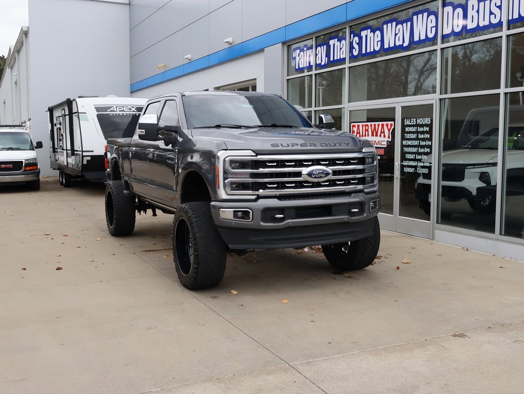 Used 2023 Ford F250 Platinum w/ FX4 Off-Road Package image 2