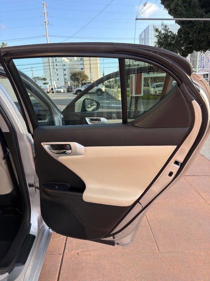 Used 2012 Lexus CT 200h Premium w/ Premium Audio Pkg image 29