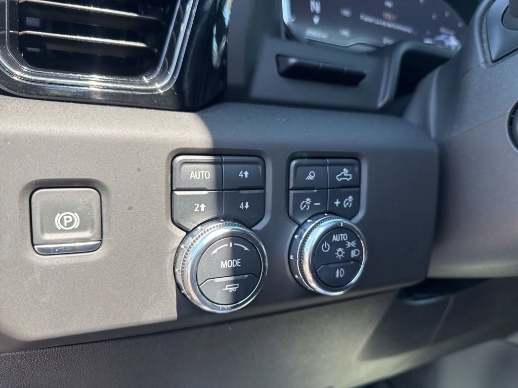 Used 2025 GMC Sierra 1500 AT4 w/ AT4 Premium Package image 17