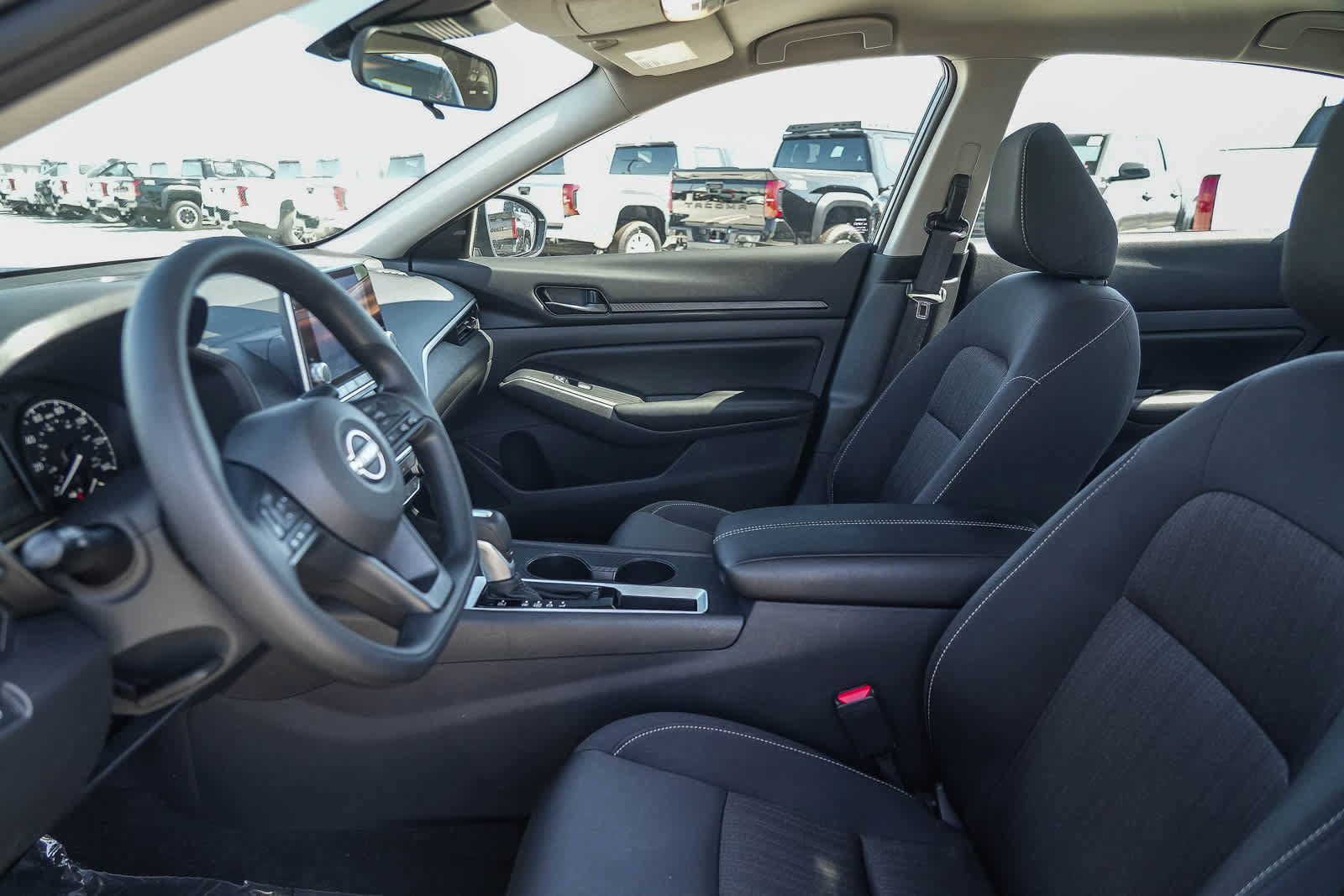 Used 2025 Nissan Altima 2.5 S FWD image 17