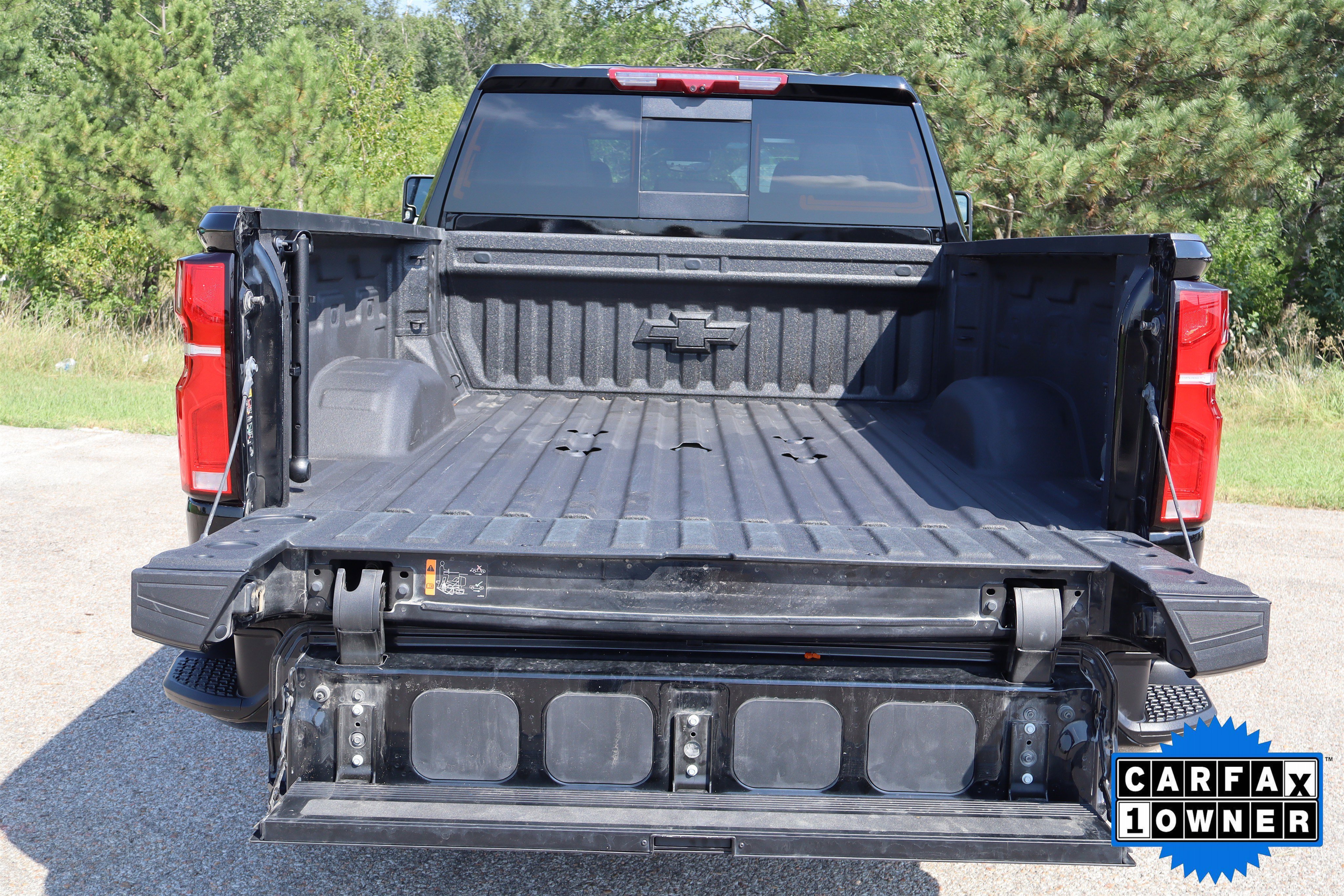 Used 2025 Chevrolet Silverado 2500 High Country w/ Technology Package image 8