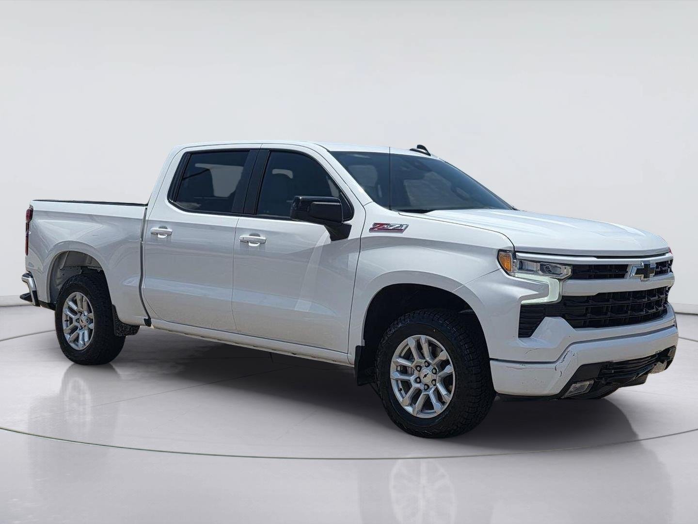 Used 2023 Chevrolet Silverado 1500 RST w/ Z71 Off-Road Package AWD/4WD image 3