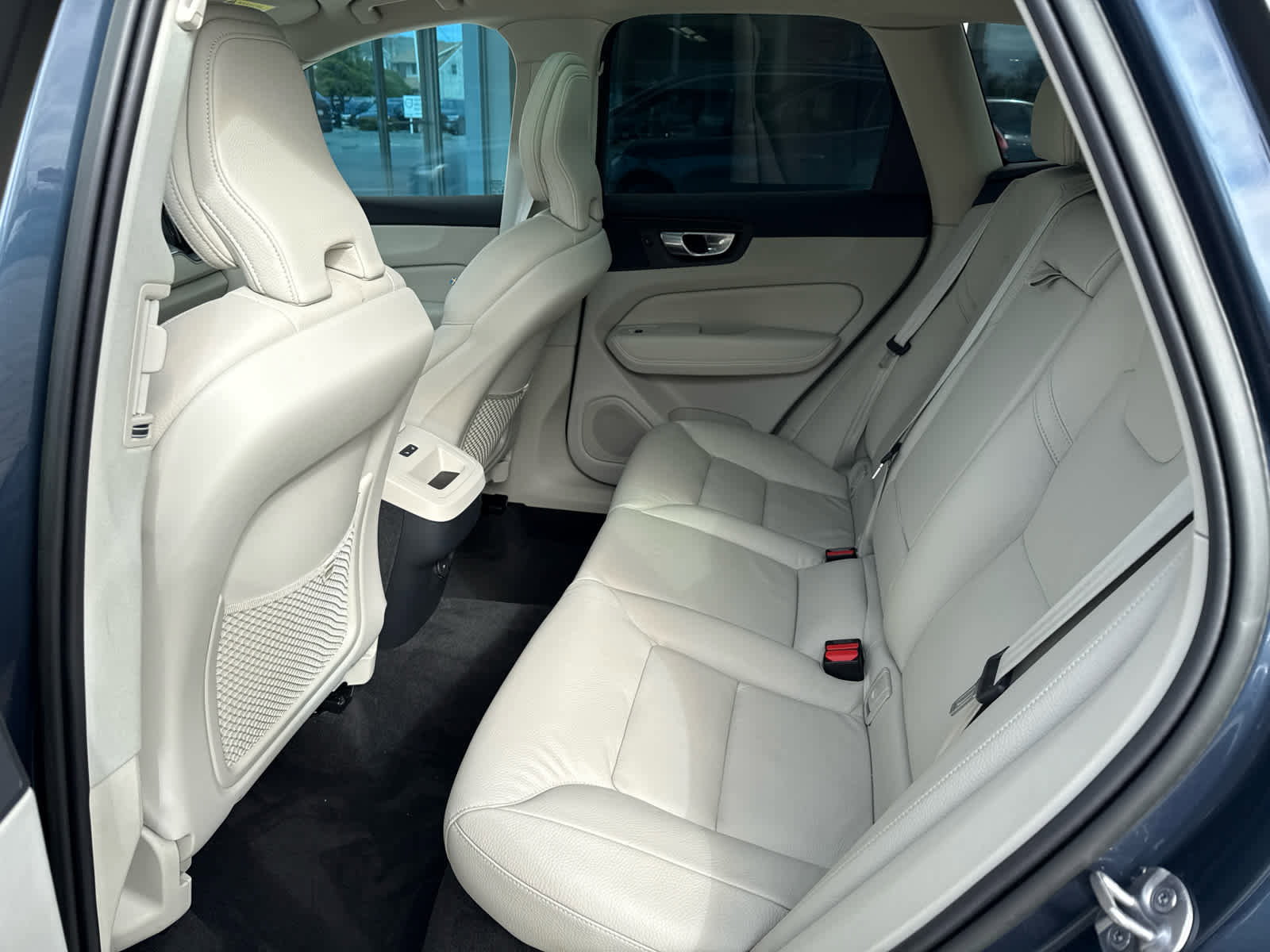 Used 2023 Volvo XC60 B5 Core w/ Climate Package image 10