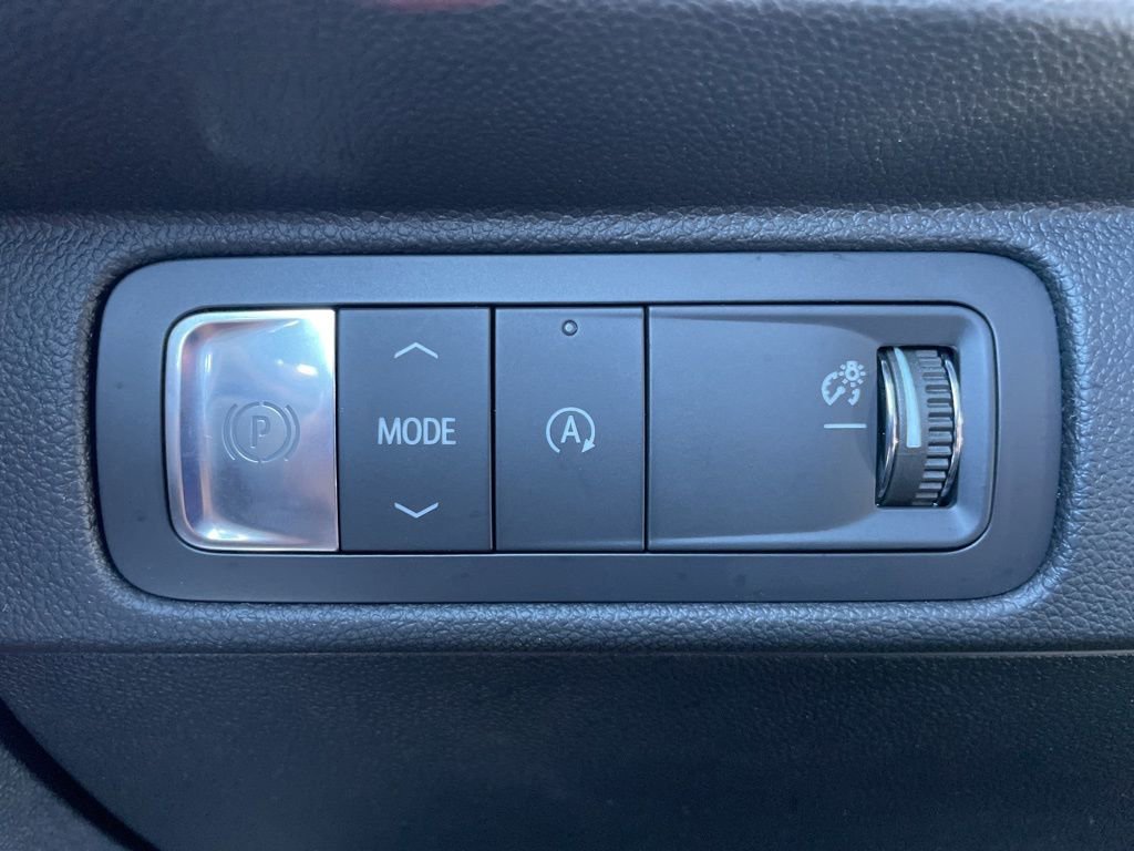 Used 2025 Chevrolet Traverse LT w/ LPO, Floor Liner Package FWD image 24