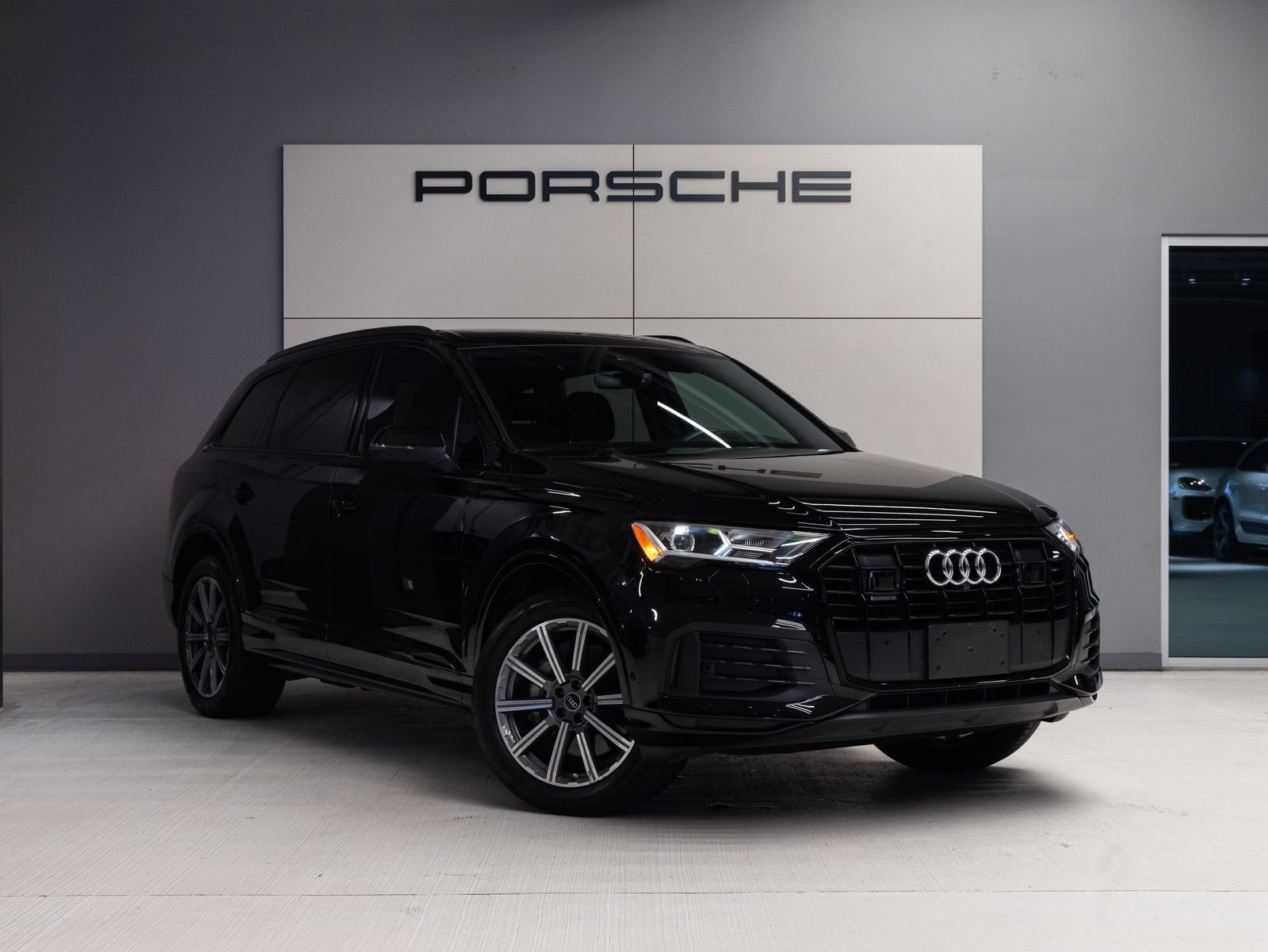 Used 2022 Audi Q7 2.0T Premium Plus w/ Premium Plus Package AWD/4WD image 9