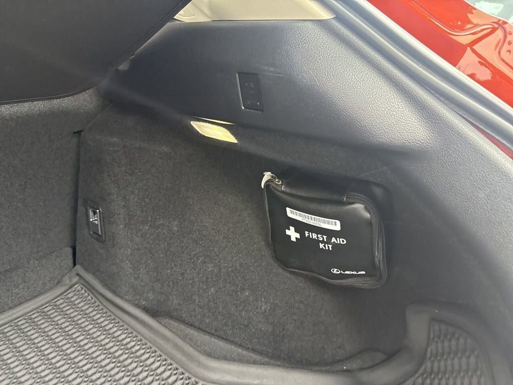 Used 2019 Lexus UX 200 image 26