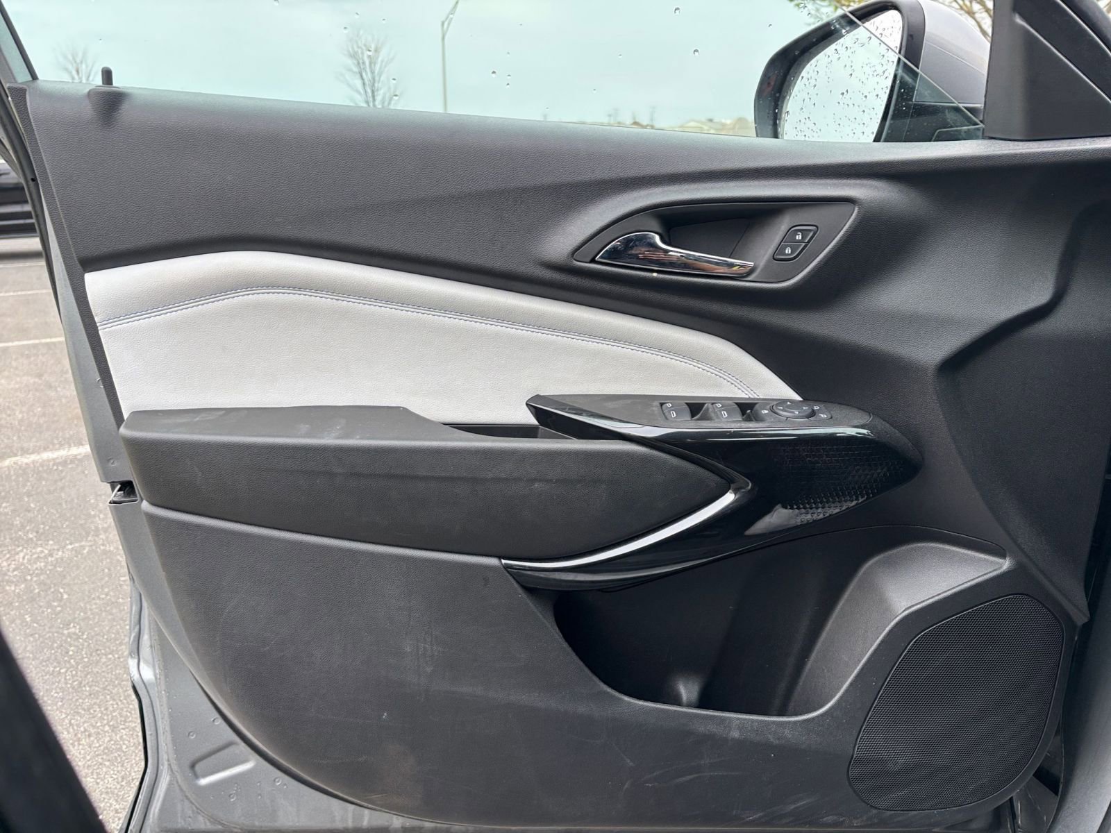 Used 2025 Chevrolet Trax LT image 18