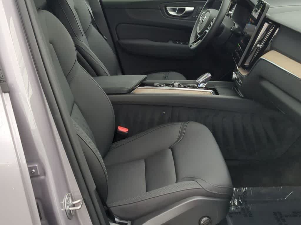 Certified 2026 Volvo XC60 B5 Plus w/ Protection Package Premier AWD/4WD image 20
