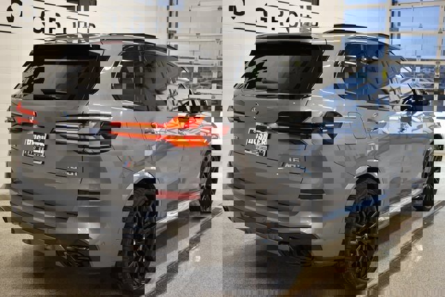 Used 2024 BMW X5 M60i w/ Executive Package image 4