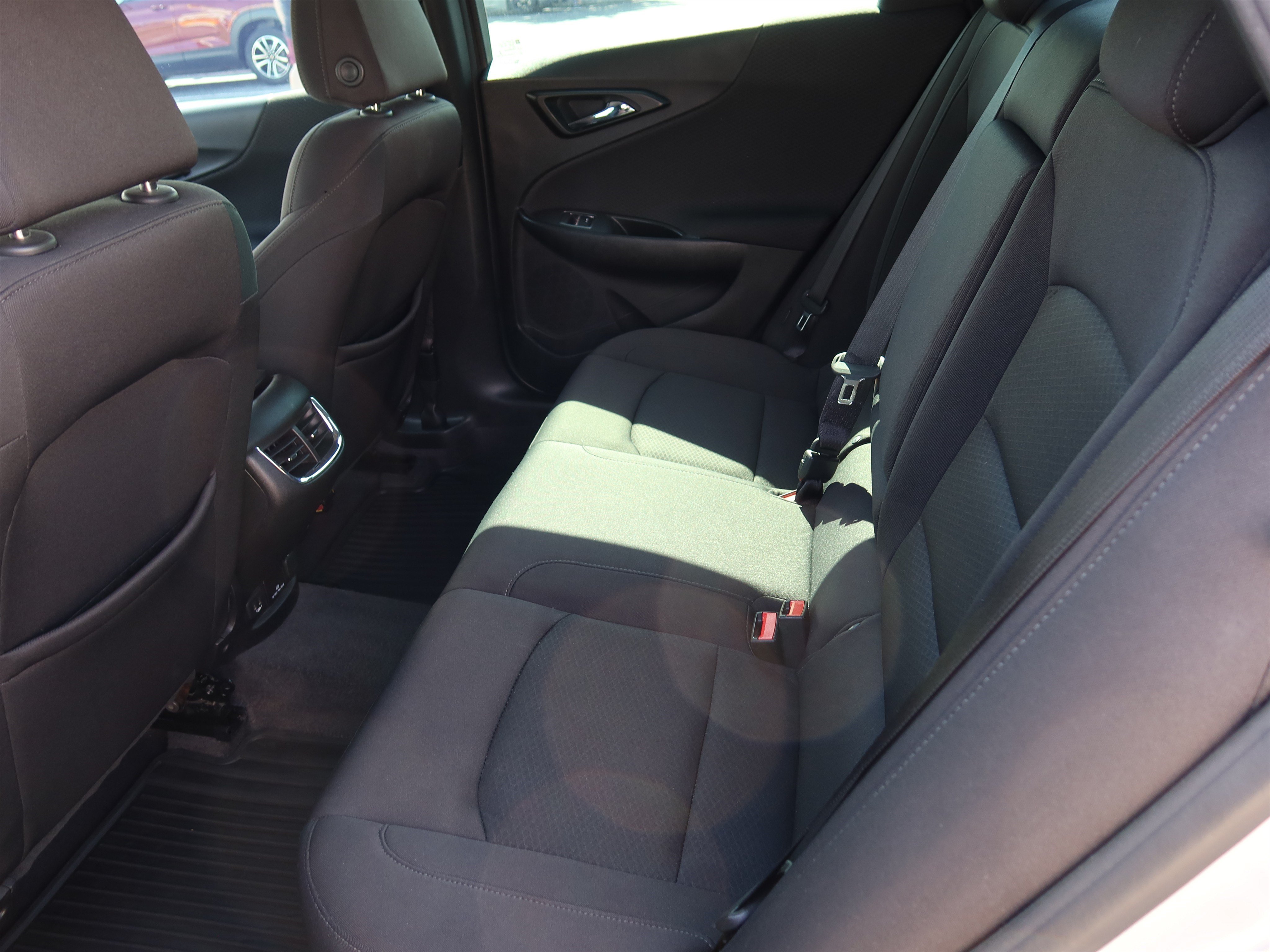 Used 2018 Chevrolet Malibu LT FWD image 15