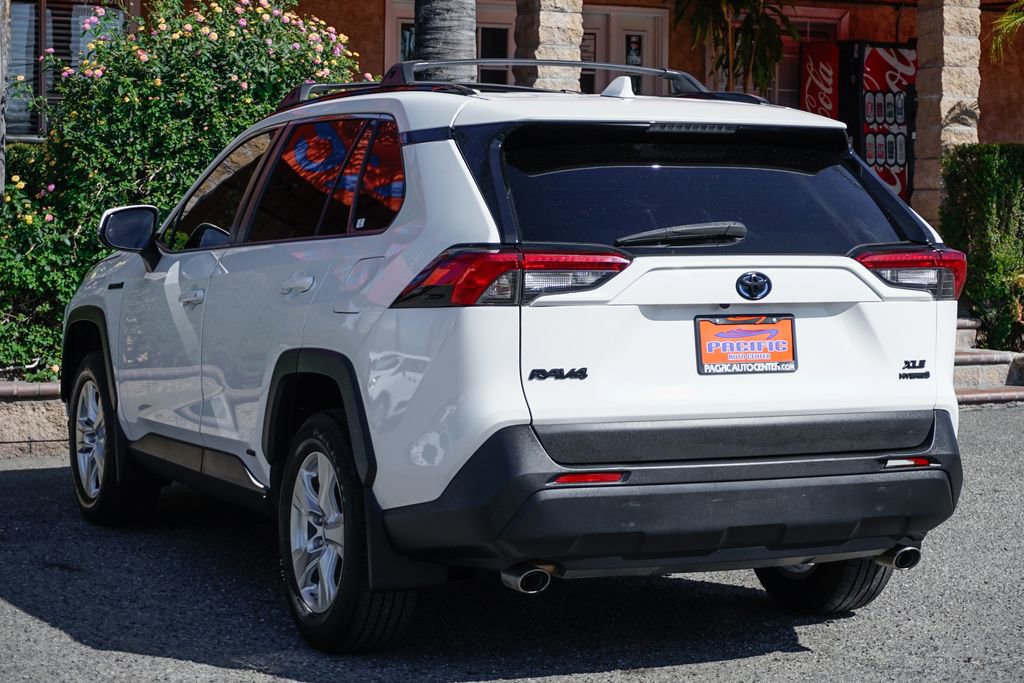 Used 2019 Toyota RAV4 XLE w/ Convenience Package image 14