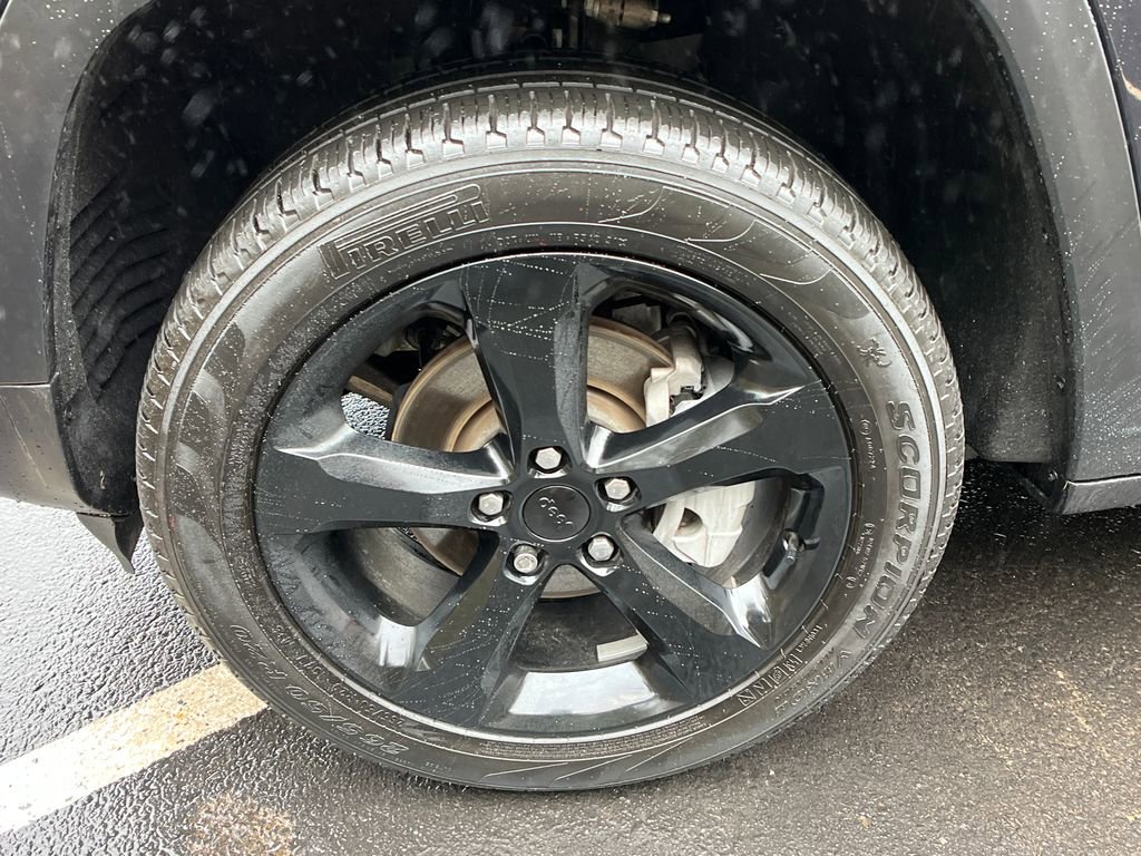 Used 2024 Jeep Grand Cherokee Limited w/ Black Appearance Package image 25