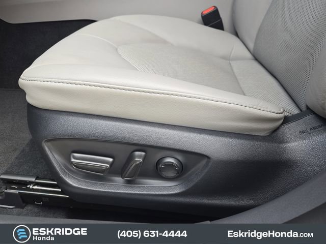 Used 2024 Toyota Camry XLE w/ Cold Weather Package image 25