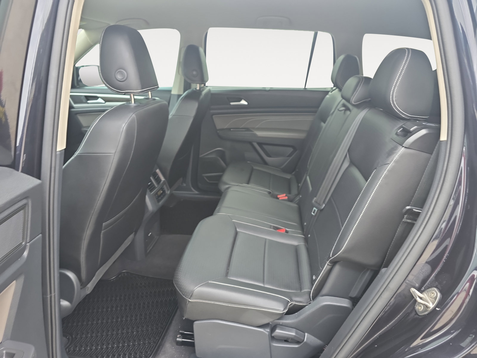 Used 2023 Volkswagen Atlas SE w/ Black Wheel Package FWD image 22