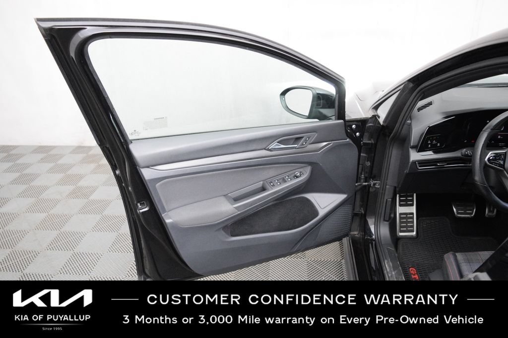 Used 2022 Volkswagen GTI SE FWD image 9