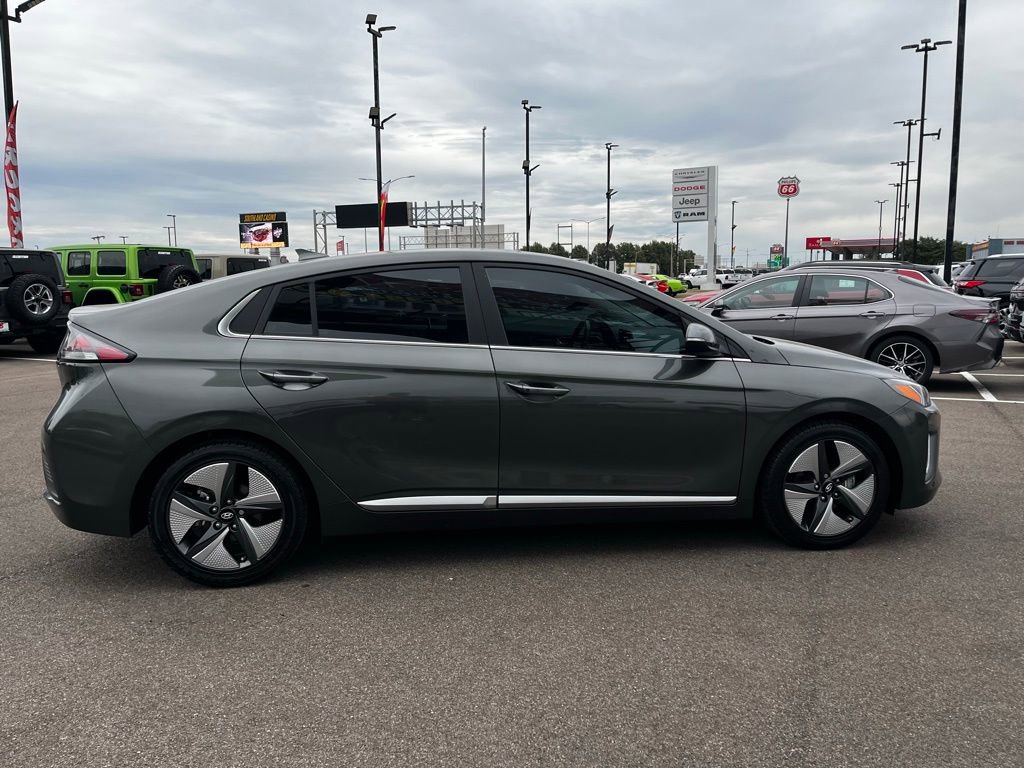 Used 2022 Hyundai Ioniq SEL image 8